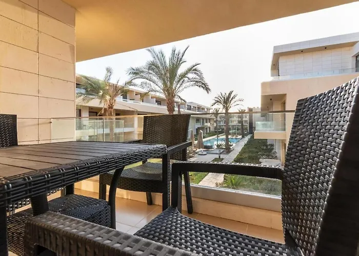 G Cribs 1br Oasis With Pool View Gouna